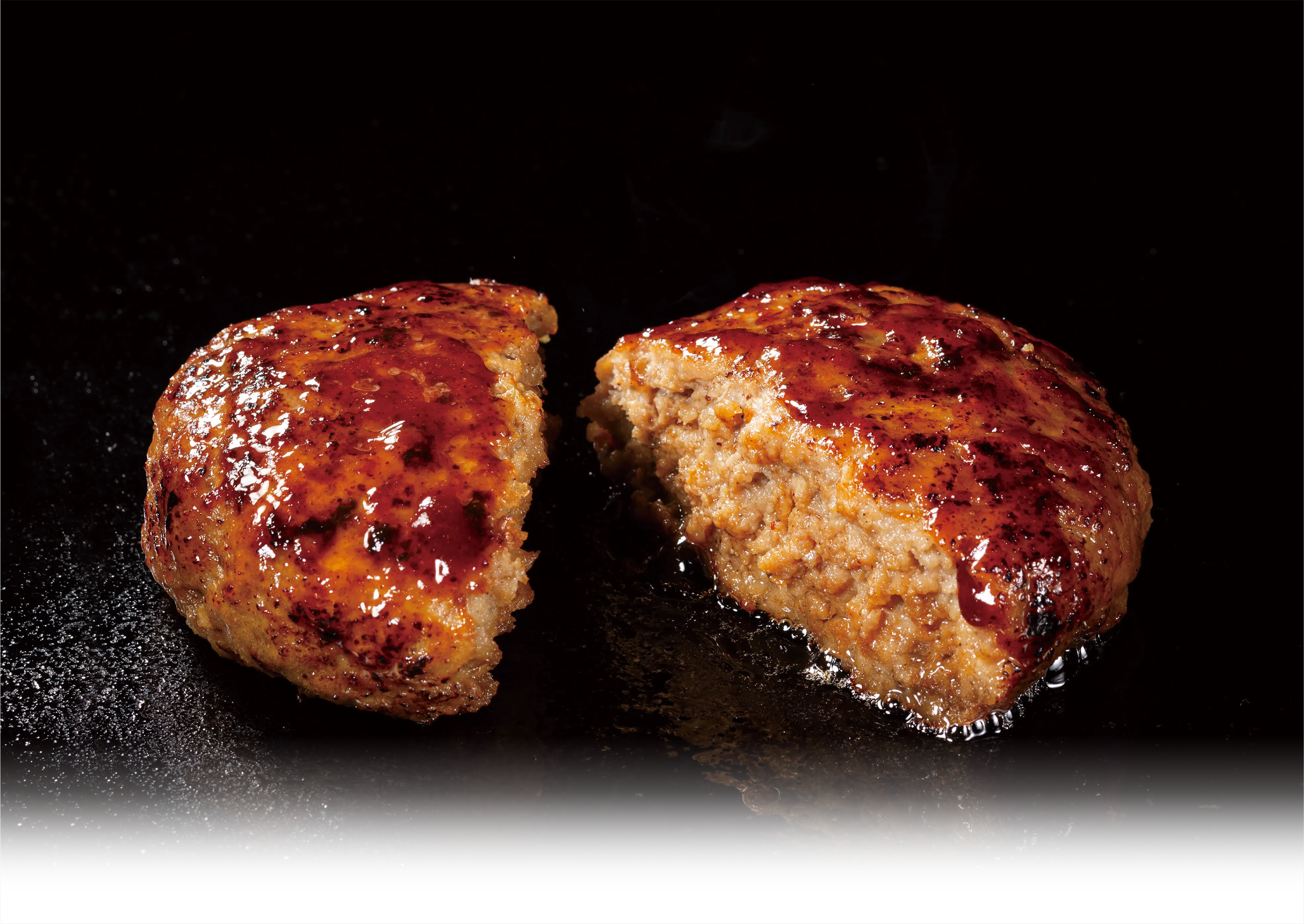 快活CLUB肉の旨み際立つ極ハンバーグ