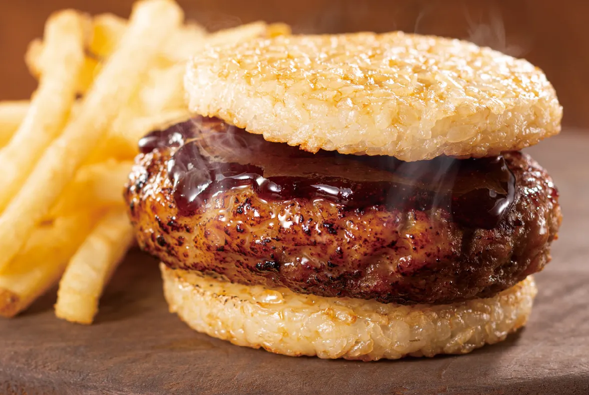 極ハンバーグを「ごはんバーガー」と一緒に